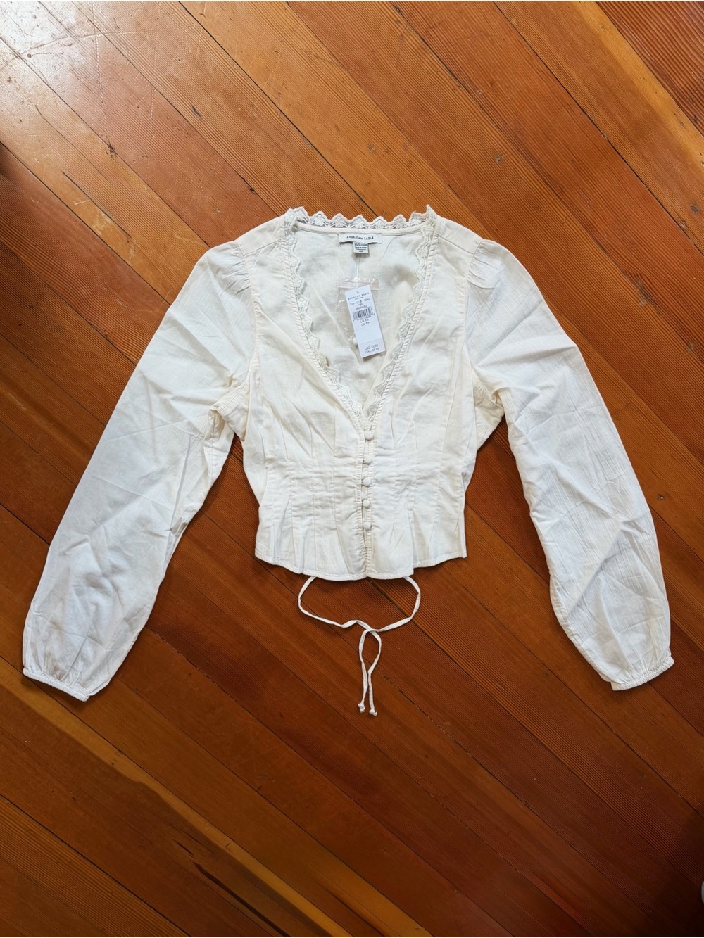 🤍NWT // AE Cream Cotton Peasant Top🤍